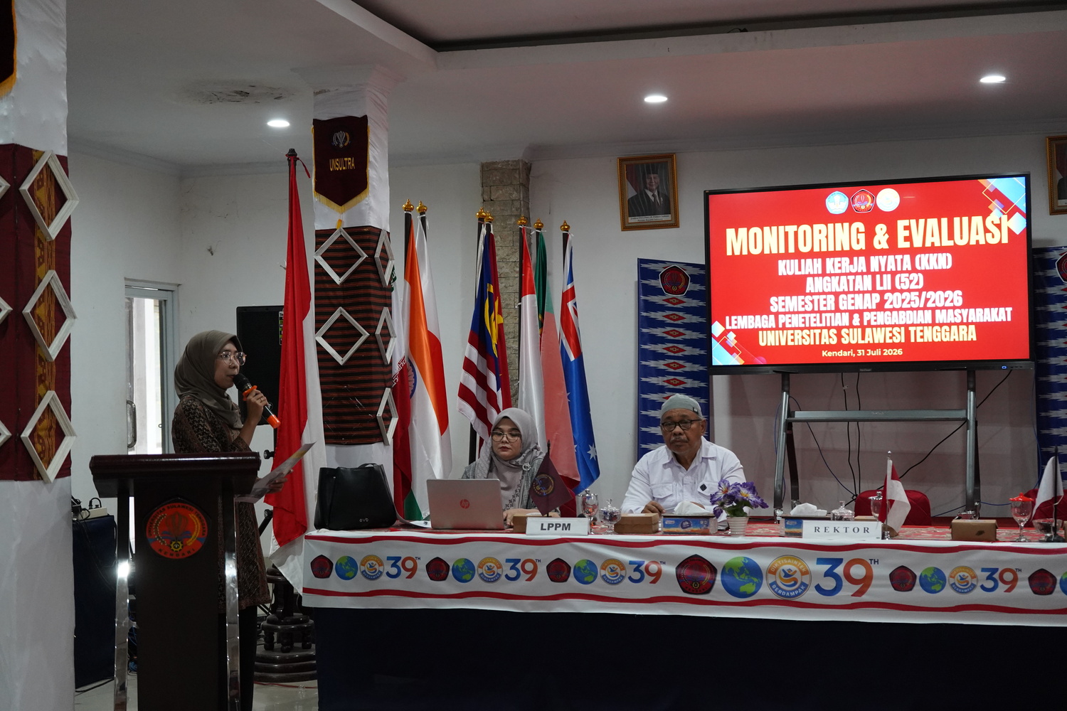 Sukses Digelar, Mahasiswa KKN Ke-52 Unsultra Paparkan Progres Satu Bulan Mengabdi dalam Kegiatan Monev